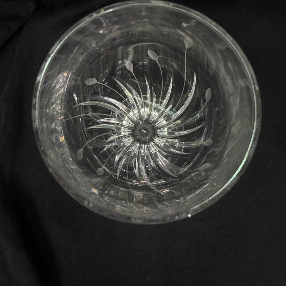 Mikasa Petals Crystal Wine Glasses Set of 2 Etched Floral Ribbed Stem 8.75 in